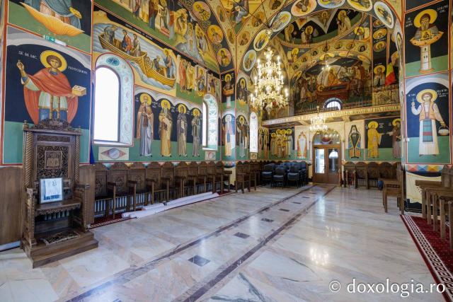 Biserica „Sfinții Împărați Constantin și Elena” – Galata din Iași în așteptarea veșmântului de sfințire