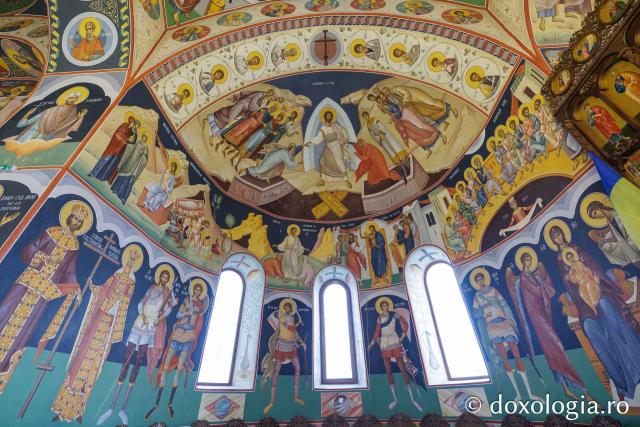 Biserica „Sfinții Împărați Constantin și Elena” – Galata din Iași în așteptarea veșmântului de sfințire