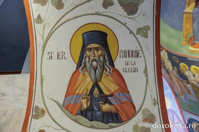 Biserica „Sfinții Împărați Constantin și Elena” – Galata din Iași în așteptarea veșmântului de sfințire