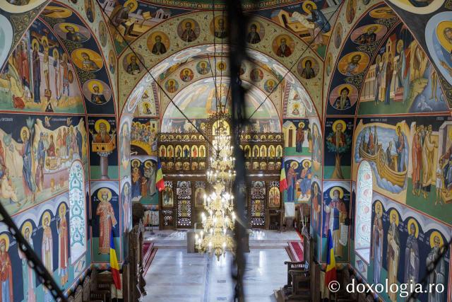 Biserica „Sfinții Împărați Constantin și Elena” – Galata din Iași în așteptarea veșmântului de sfințire