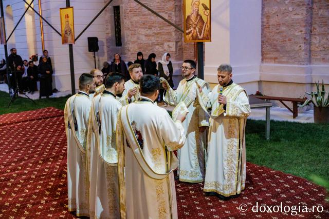 Priveghere la Mănăstirea Tismana în cinstea Sfintei Antonina