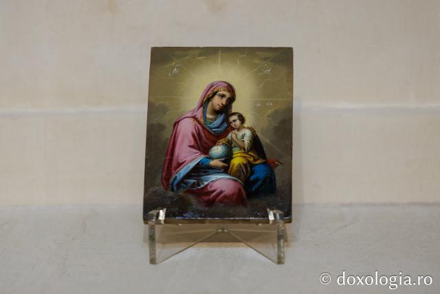 Expoziția „Sacrul la feminin, de la Facerea lumii la «Rugăciunea» lui Brâncuși” la Muzeul Mitropolitan din Iași