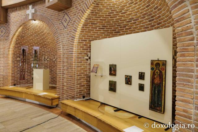 Expoziția „Sacrul la feminin, de la Facerea lumii la «Rugăciunea» lui Brâncuși” la Muzeul Mitropolitan din Iași