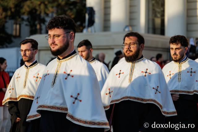 Întâmpinarea cinstitelor moaște ale Sfântului Cuvios Paisie de la Sihăstria