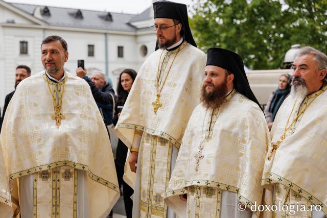Doi ierarhi au slujit la Catedrala Mitropolitană din Iași în a cincea zi de pelerinaj