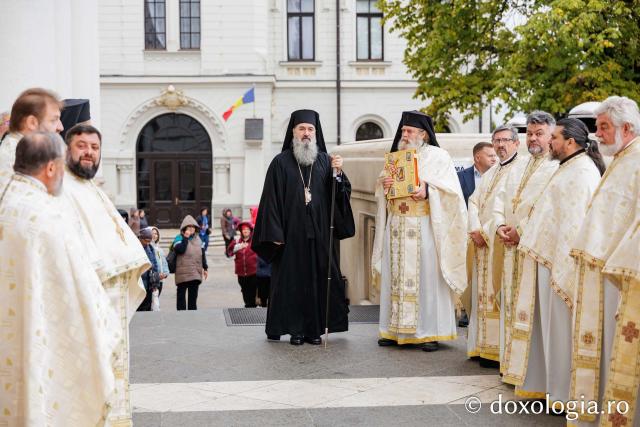 Doi ierarhi au slujit la Catedrala Mitropolitană din Iași în a cincea zi de pelerinaj
