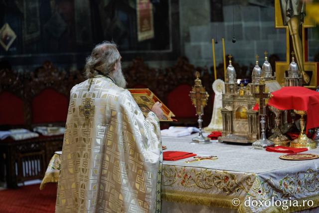 Doi ierarhi au slujit la Catedrala Mitropolitană din Iași în a cincea zi de pelerinaj