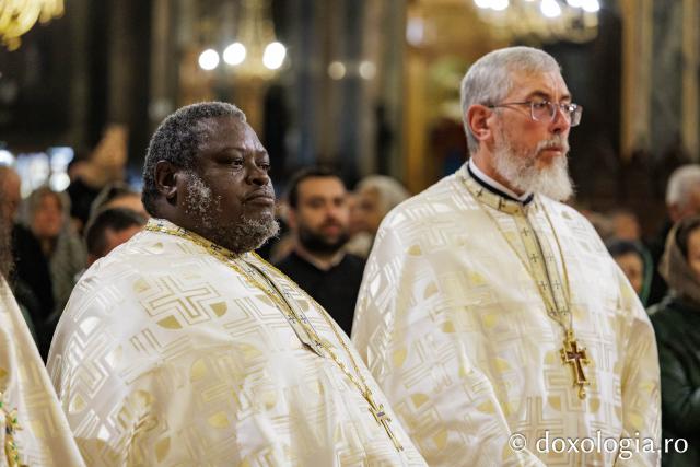 Doi ierarhi au slujit la Catedrala Mitropolitană din Iași în a cincea zi de pelerinaj