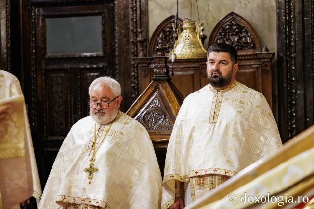 Doi ierarhi au slujit la Catedrala Mitropolitană din Iași în a cincea zi de pelerinaj
