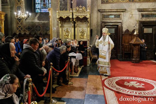 Doi ierarhi au slujit la Catedrala Mitropolitană din Iași în a cincea zi de pelerinaj