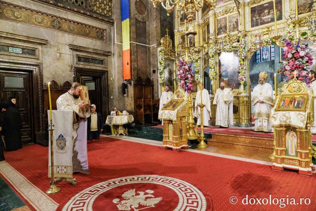 Doi ierarhi au slujit la Catedrala Mitropolitană din Iași în a cincea zi de pelerinaj