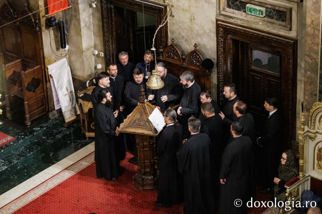 Doi ierarhi au slujit la Catedrala Mitropolitană din Iași în a cincea zi de pelerinaj