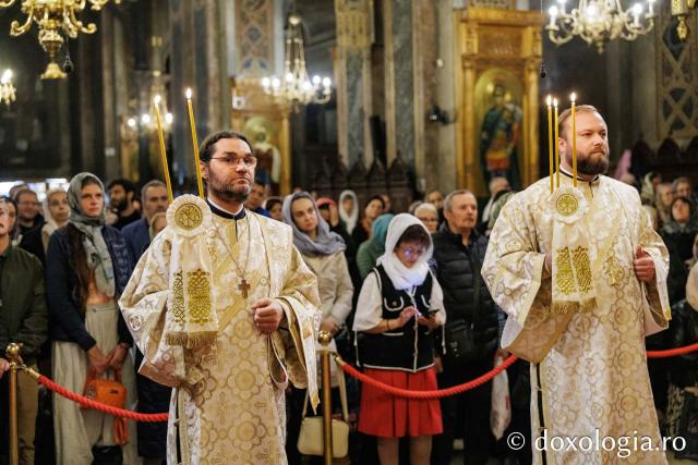 Doi ierarhi au slujit la Catedrala Mitropolitană din Iași în a cincea zi de pelerinaj
