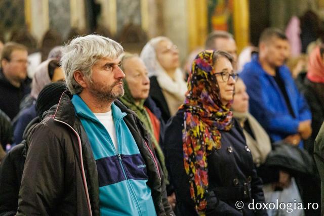 Doi ierarhi au slujit la Catedrala Mitropolitană din Iași în a cincea zi de pelerinaj