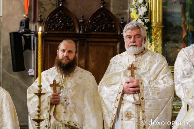 Doi ierarhi au slujit la Catedrala Mitropolitană din Iași în a cincea zi de pelerinaj