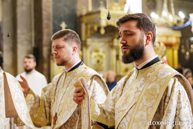 PS Nichifor a slujit Sfânta Liturghie la Catedrala Mitropolitană în a treia zi de pelerinaj
