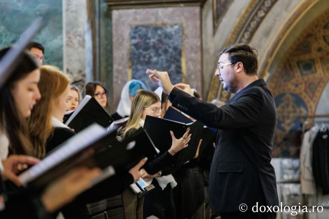 PS Nichifor a slujit Sfânta Liturghie la Catedrala Mitropolitană în a treia zi de pelerinaj