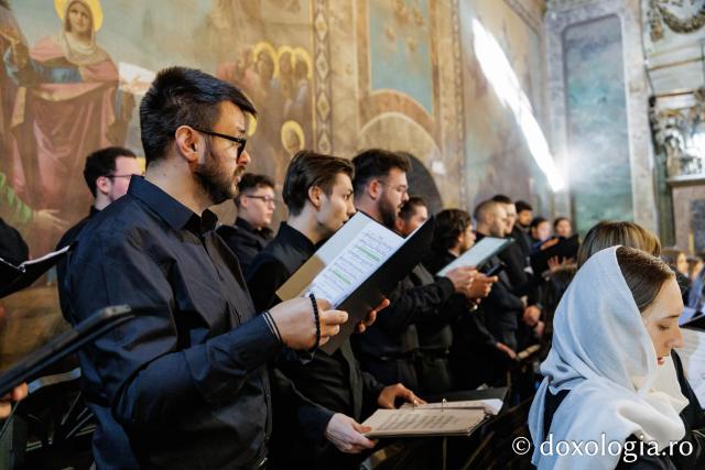 PS Nichifor a slujit Sfânta Liturghie la Catedrala Mitropolitană în a treia zi de pelerinaj