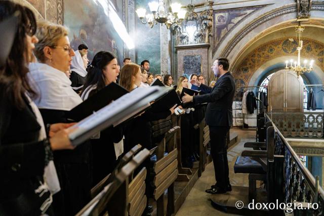 PS Nichifor a slujit Sfânta Liturghie la Catedrala Mitropolitană în a treia zi de pelerinaj