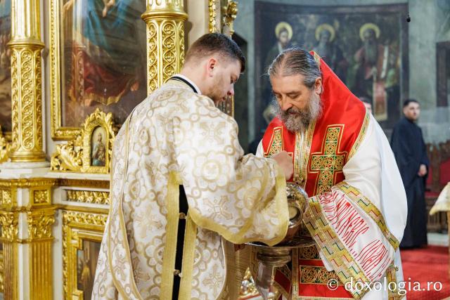 PS Nichifor a slujit Sfânta Liturghie la Catedrala Mitropolitană în a treia zi de pelerinaj