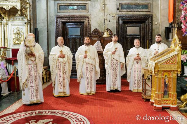 PS Nichifor a slujit Sfânta Liturghie la Catedrala Mitropolitană în a treia zi de pelerinaj