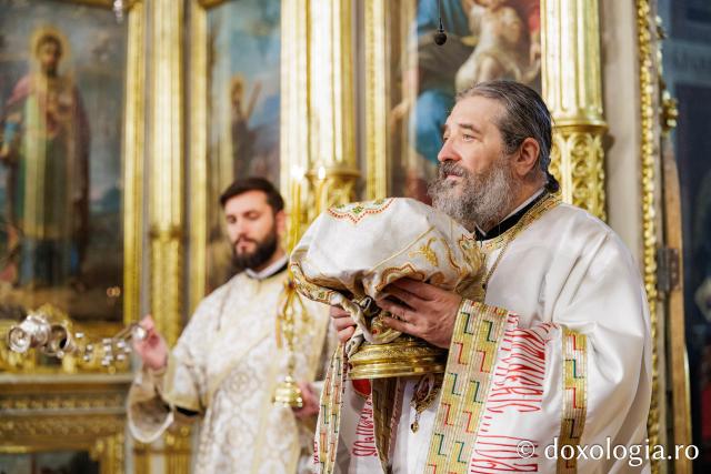 PS Nichifor a slujit Sfânta Liturghie la Catedrala Mitropolitană în a treia zi de pelerinaj