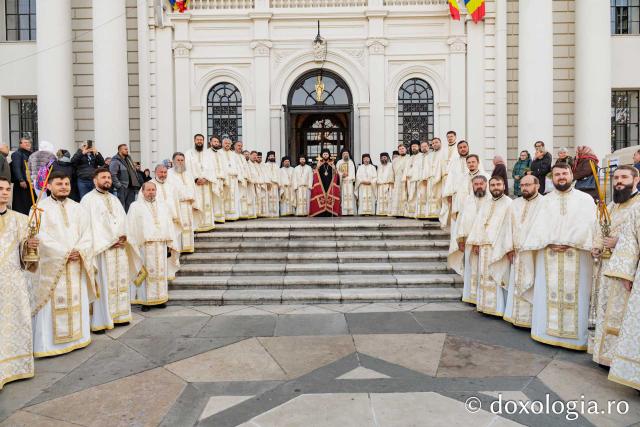 PS Teofil Trotușanul și pelerinii Sfintei Parascheva