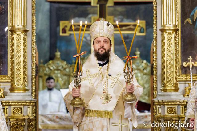 PS Teofil Trotușanul și pelerinii Sfintei Parascheva