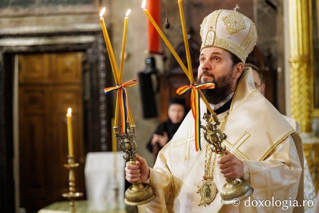 PS Teofil Trotușanul și pelerinii Sfintei Parascheva