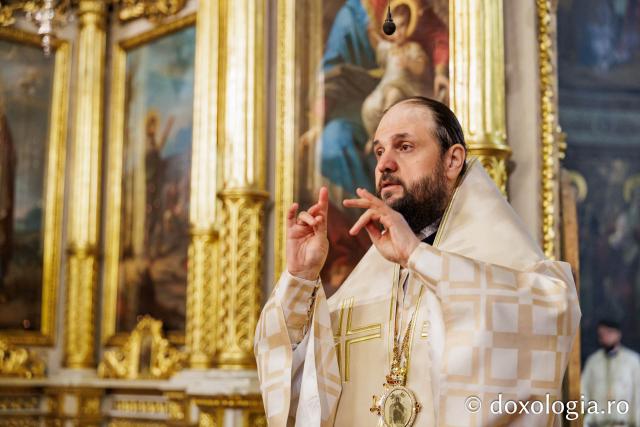 PS Teofil Trotușanul și pelerinii Sfintei Parascheva