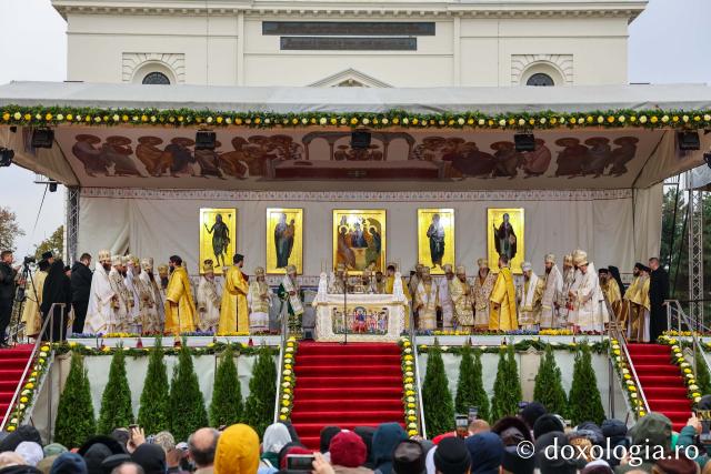 Sfânta Liturghie în cinstea Sfintei Parascheva și a Sfântului Cuvios Paisie de la Sihăstria, 2026