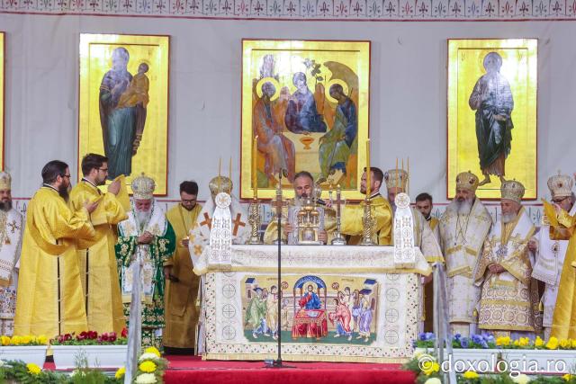 Sfânta Liturghie în cinstea Sfintei Parascheva și a Sfântului Cuvios Paisie de la Sihăstria, 2026