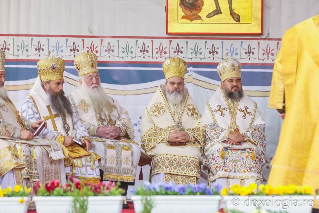 Sfânta Liturghie în cinstea Sfintei Parascheva și a Sfântului Cuvios Paisie de la Sihăstria, 2026
