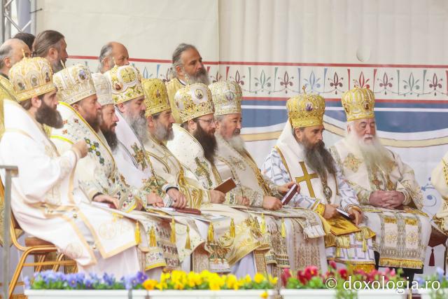 Sfânta Liturghie în cinstea Sfintei Parascheva și a Sfântului Cuvios Paisie de la Sihăstria, 2026