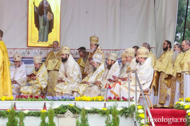Sfânta Liturghie în cinstea Sfintei Parascheva și a Sfântului Cuvios Paisie de la Sihăstria, 2026