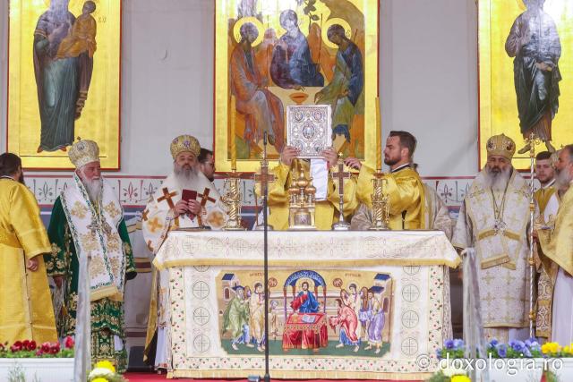 Sfânta Liturghie în cinstea Sfintei Parascheva și a Sfântului Cuvios Paisie de la Sihăstria, 2026