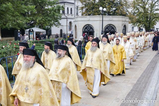 Sfânta Liturghie în cinstea Sfintei Parascheva și a Sfântului Cuvios Paisie de la Sihăstria, 2026