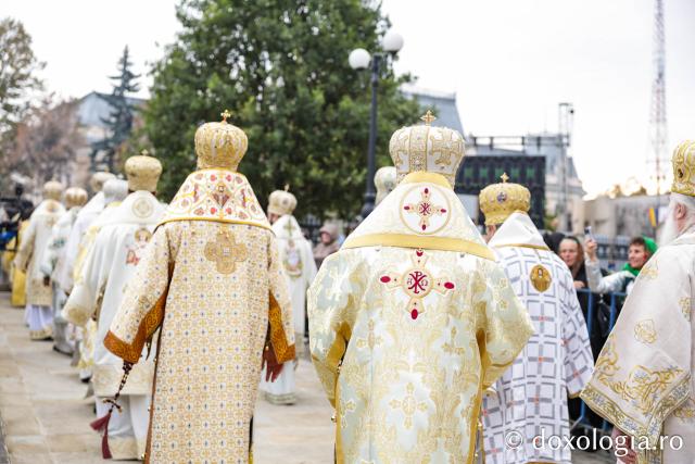 Sfânta Liturghie în cinstea Sfintei Parascheva și a Sfântului Cuvios Paisie de la Sihăstria, 2026