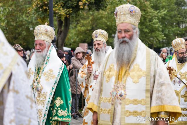 Sfânta Liturghie în cinstea Sfintei Parascheva și a Sfântului Cuvios Paisie de la Sihăstria, 2026