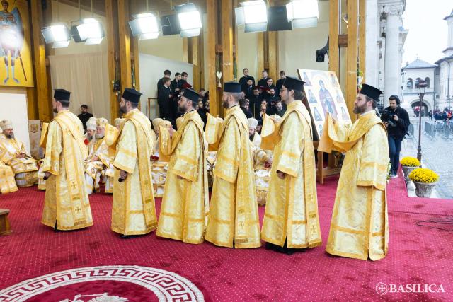 Sfânta Liturghie din ziua de prăznuire a Sfântului Dimitrie cel Nou