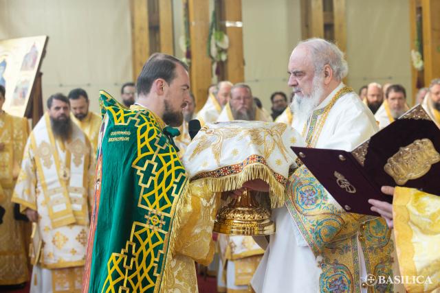 Sfânta Liturghie din ziua de prăznuire a Sfântului Dimitrie cel Nou