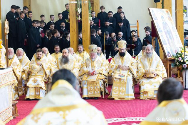 Sfânta Liturghie din ziua de prăznuire a Sfântului Dimitrie cel Nou