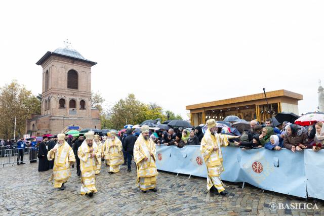 Sfânta Liturghie din ziua de prăznuire a Sfântului Dimitrie cel Nou