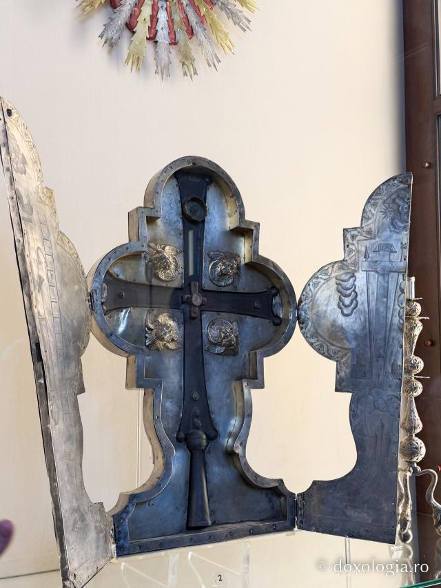 Muzeul Catedralei Echmiadzin din Armenia – vistieria de spiritualitate a Bisericii Armene