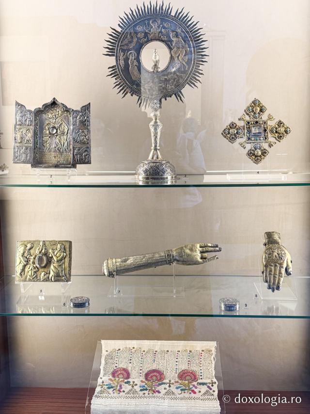 Muzeul Catedralei Echmiadzin din Armenia – vistieria de spiritualitate a Bisericii Armene