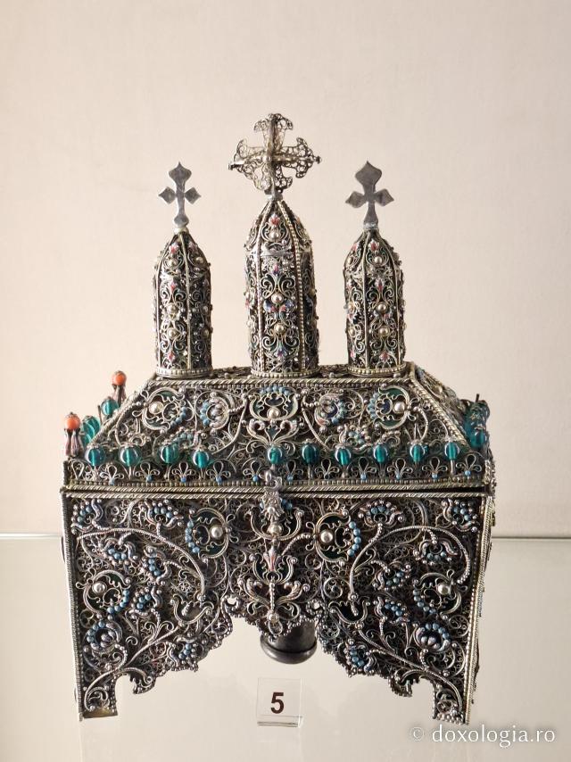 Muzeul Catedralei Echmiadzin din Armenia – vistieria de spiritualitate a Bisericii Armene