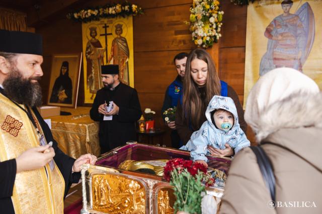 Pelerini pe Colina Bucuriei, la moaștele Sfântului Dimitrie cel Nou și ale Sfintei Elisabeta de la Pasărea