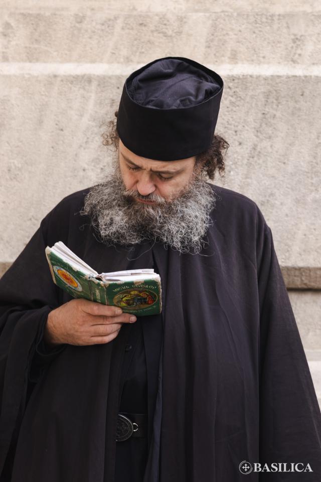 Pelerini pe Colina Bucuriei, la moaștele Sfântului Dimitrie cel Nou și ale Sfintei Elisabeta de la Pasărea