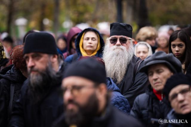 Pelerini pe Colina Bucuriei, la moaștele Sfântului Dimitrie cel Nou și ale Sfintei Elisabeta de la Pasărea