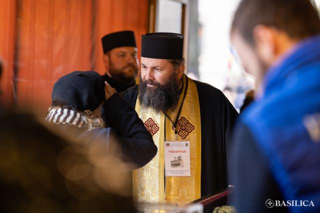 Pelerini pe Colina Bucuriei, la moaștele Sfântului Dimitrie cel Nou și ale Sfintei Elisabeta de la Pasărea